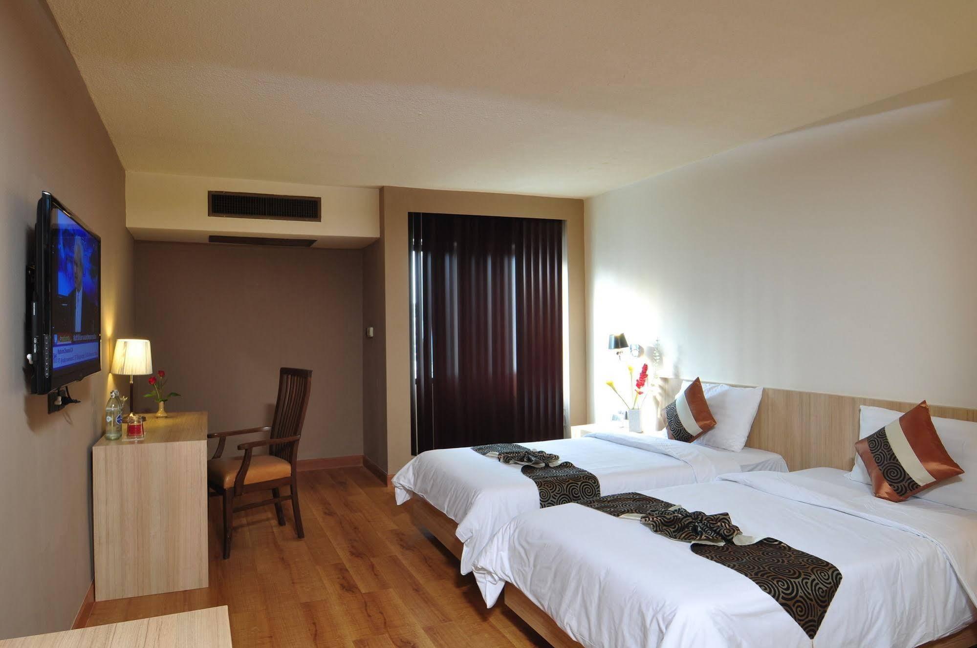The Euro Grande Hotel Bangkok Dış mekan fotoğraf
