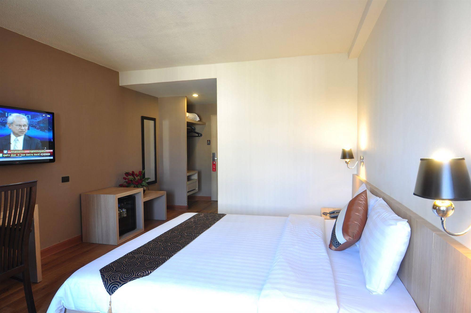 The Euro Grande Hotel Bangkok Dış mekan fotoğraf